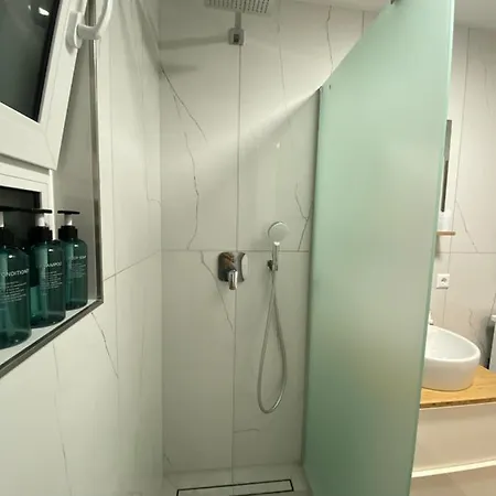 Stn Business - Mit Parkplatz&balkon, Terrasse&fußbodenheizung, Netflix Premium, Zentral Zu Audi&schwarz Gruppe * Bad Friedrichshall