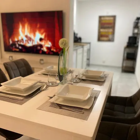 Stn Business - Mit Parkplatz & Balkon, Terrasse & Fussbodenheizung, Netflix Premium, Zentral Zu Audi & Schwarz Gruppe 아파트 *