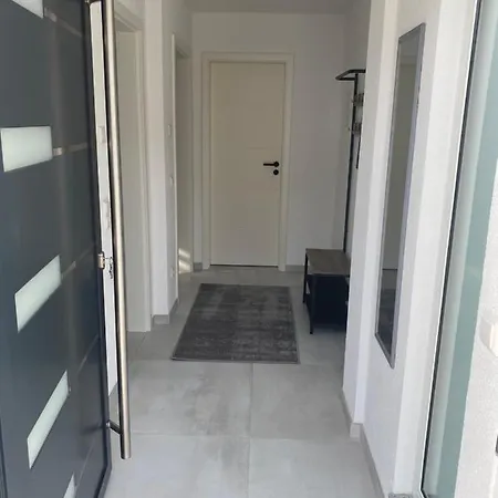 Apartment Business Suite: Netflix & Parking Near Audi Bad Friedrichshall