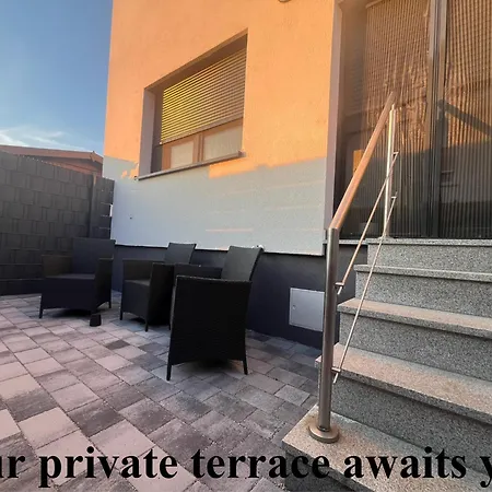 Stn Business - Mit Parkplatz&balkon, Terrasse&fußbodenheizung, Netflix Premium, Zentral Zu Audi&schwarz Gruppe Apartment *