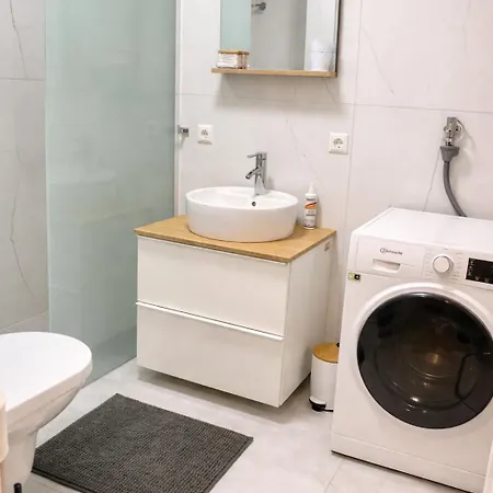 Stn Business - Mit Parkplatz & Balkon, Terrasse & Fussbodenheizung, Netflix Premium, Zentral Zu Audi & Schwarz Gruppe *