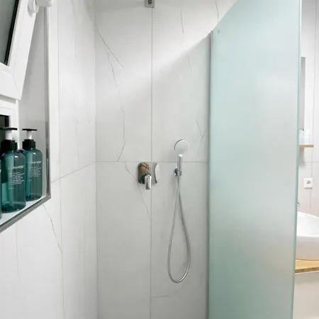 Stn Business - Mit Parkplatz & Balkon, Terrasse & Fussbodenheizung, Netflix Premium, Zentral Zu Audi & Schwarz Gruppe * 바트프리에드리히셸