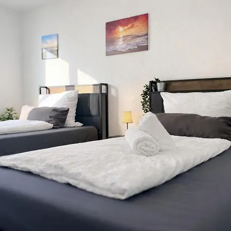 Stn Business - Mit Parkplatz & Balkon, Terrasse & Fussbodenheizung, Netflix Premium, Zentral Zu Audi & Schwarz Gruppe * 바트프리에드리히셸