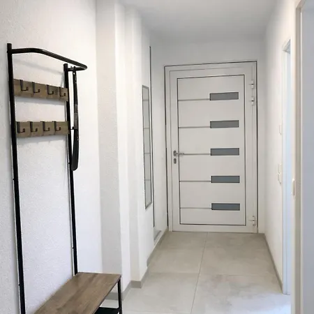 아파트 Stn Business - Mit Parkplatz & Balkon, Terrasse & Fussbodenheizung, Netflix Premium, Zentral Zu Audi & Schwarz Gruppe *