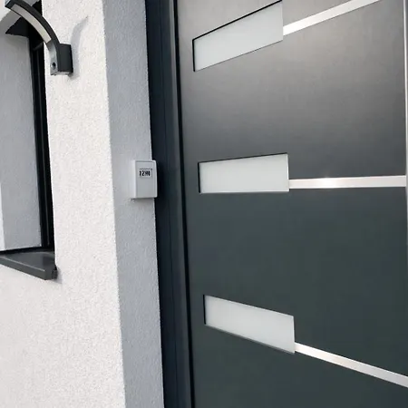 Stn Business - Mit Parkplatz & Balkon, Terrasse & Fussbodenheizung, Netflix Premium, Zentral Zu Audi & Schwarz Gruppe 바트프리에드리히셸