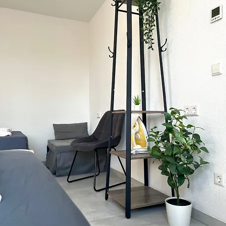 아파트 Stn Business - Mit Parkplatz & Balkon, Terrasse & Fussbodenheizung, Netflix Premium, Zentral Zu Audi & Schwarz Gruppe *